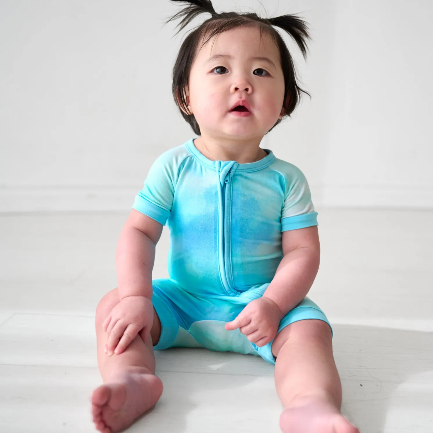 Tidepool Watercolor Shorty Zippy